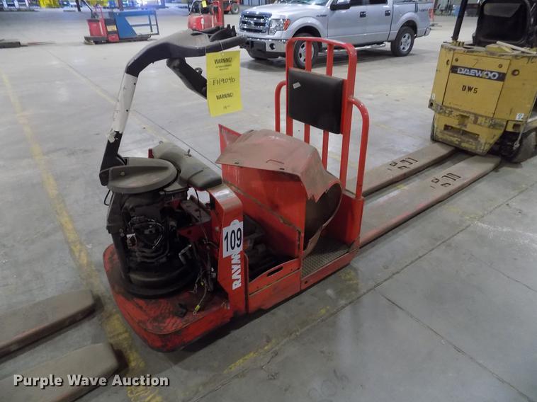image for item FH9040 Raymond 8500 pallet jack