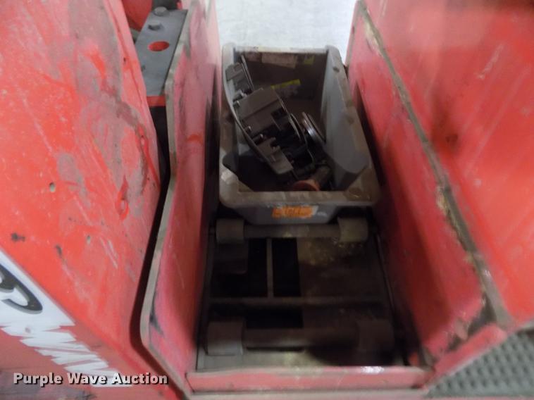 image for item FH9040 Raymond 8500 pallet jack