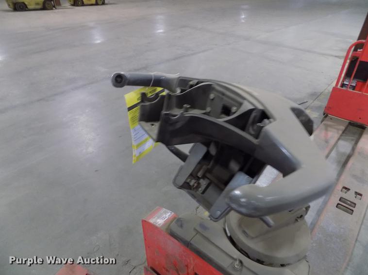 image for item FH9040 Raymond 8500 pallet jack