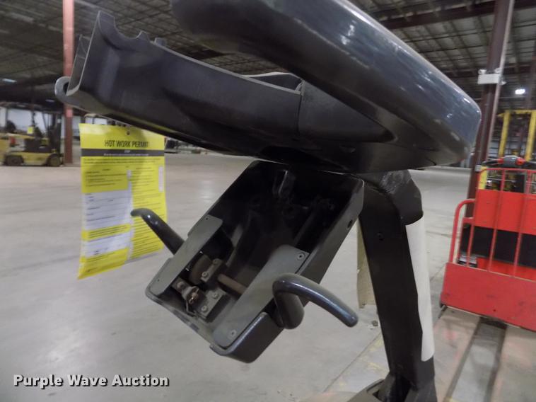 image for item FH9040 Raymond 8500 pallet jack