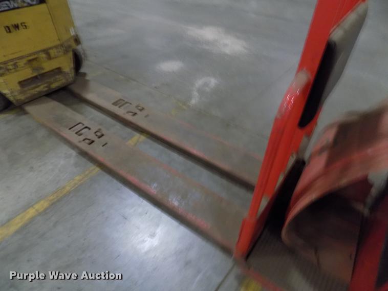 image for item FH9040 Raymond 8500 pallet jack