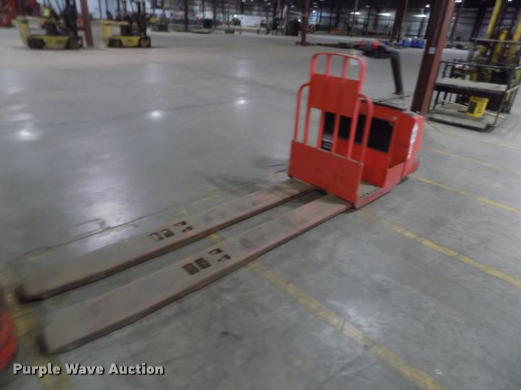 image for item FH9041 Raymond 8500 pallet jack