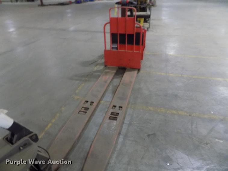 image for item FH9041 Raymond 8500 pallet jack
