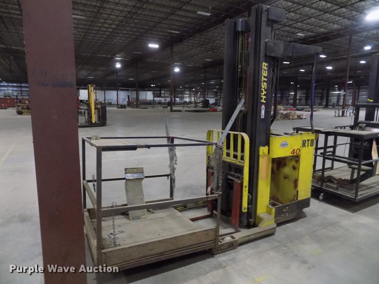 image for item FH9043 Hyster N40FR forklift