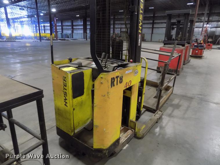image for item FH9043 Hyster N40FR forklift