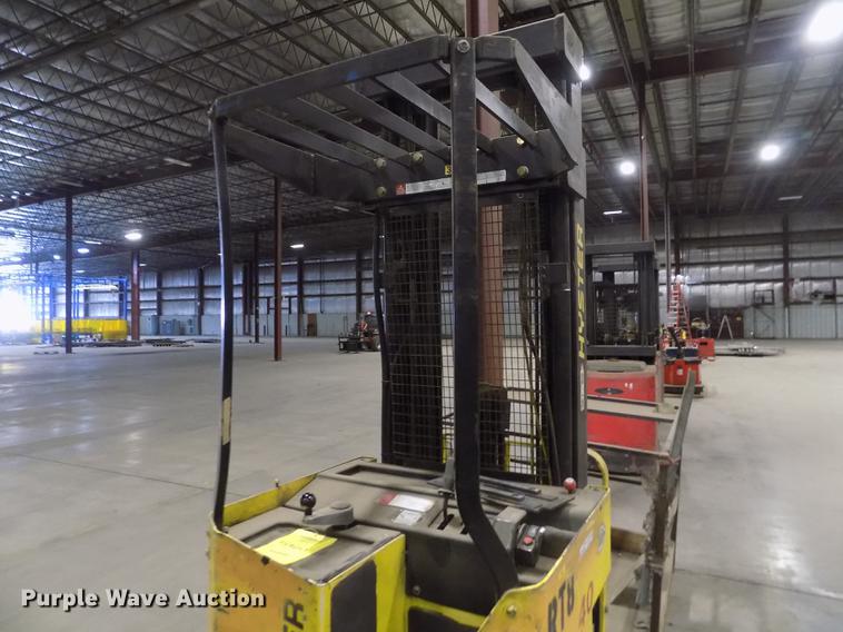 image for item FH9043 Hyster N40FR forklift