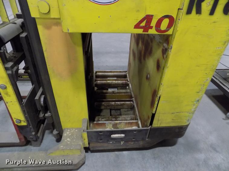 image for item FH9043 Hyster N40FR forklift