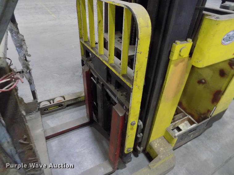 image for item FH9043 Hyster N40FR forklift