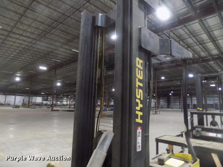 image for item FH9043 Hyster N40FR forklift