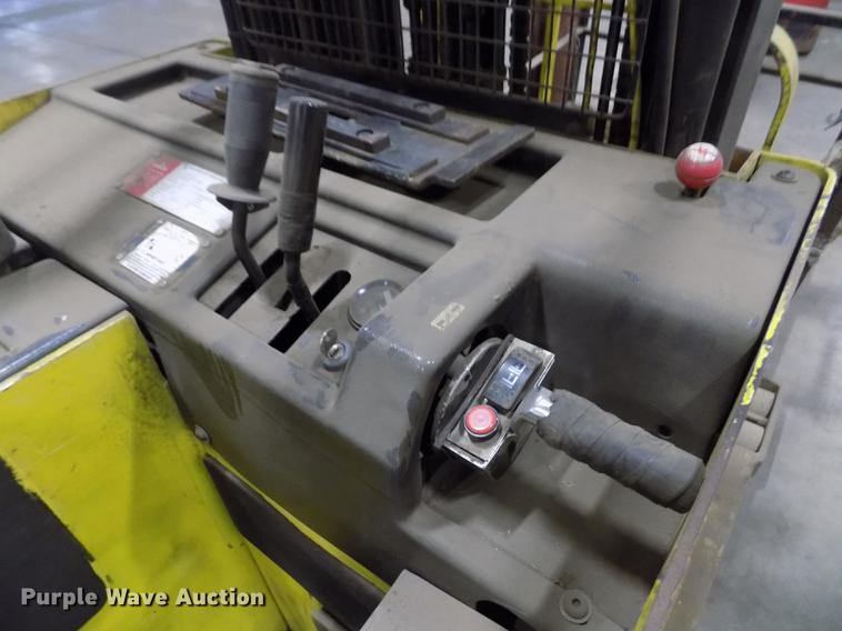 image for item FH9043 Hyster N40FR forklift