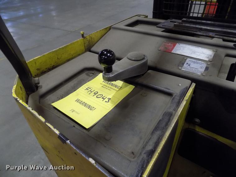 image for item FH9043 Hyster N40FR forklift