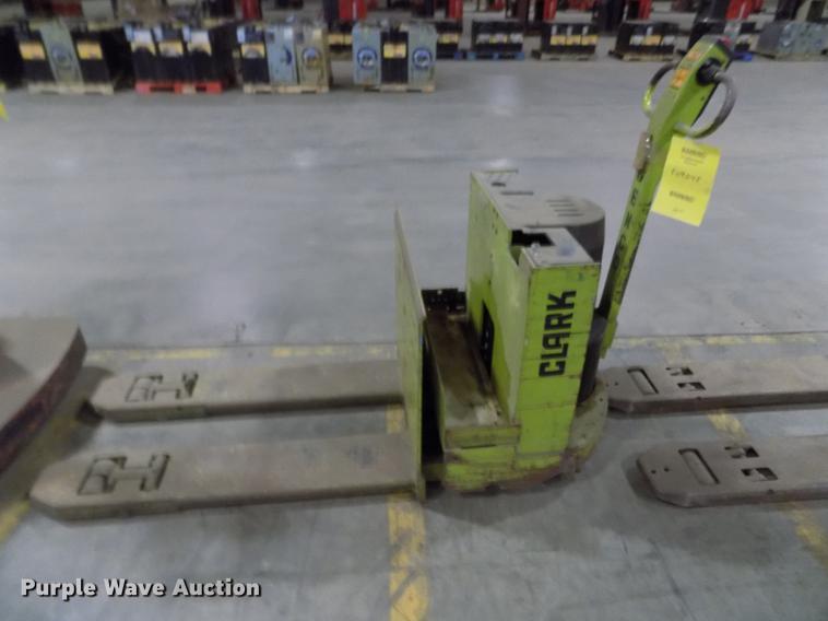 image for item FH9048 Clark P60 pallet jack