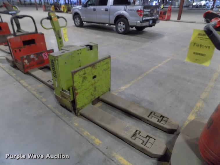 image for item FH9048 Clark P60 pallet jack