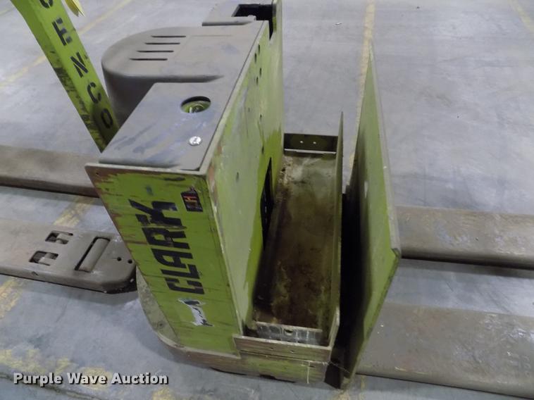 image for item FH9048 Clark P60 pallet jack