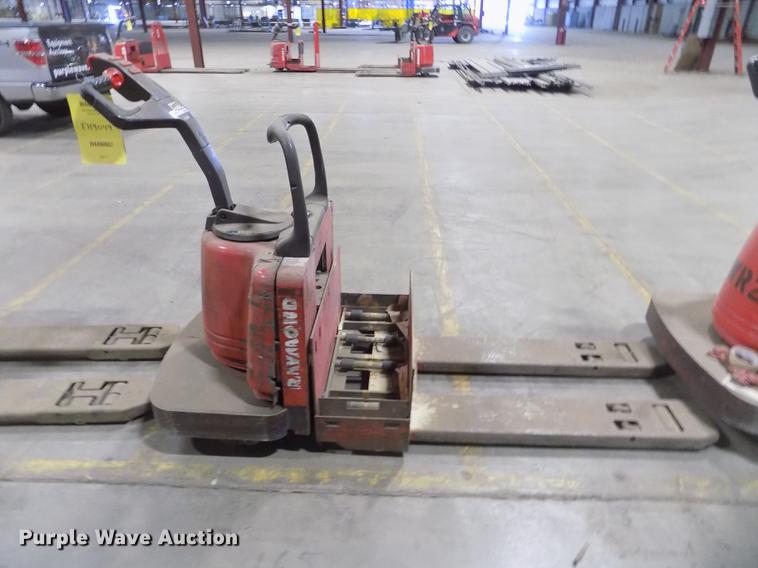 image for item FH9049 Raymond 112TM-FRE60L pallet jack