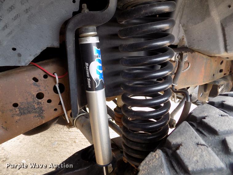 image for item FH9064 2005 Ford F350 Super Duty Crew Cab flatbed pickup truck