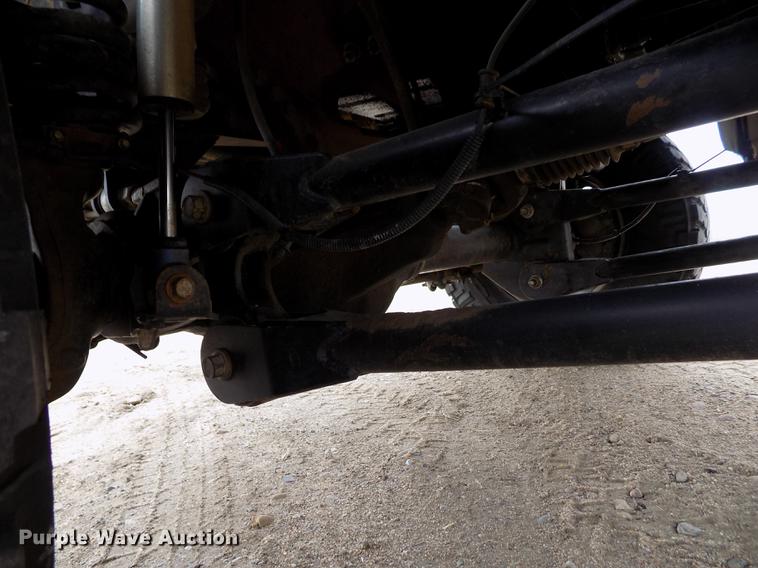 image for item FH9064 2005 Ford F350 Super Duty Crew Cab flatbed pickup truck