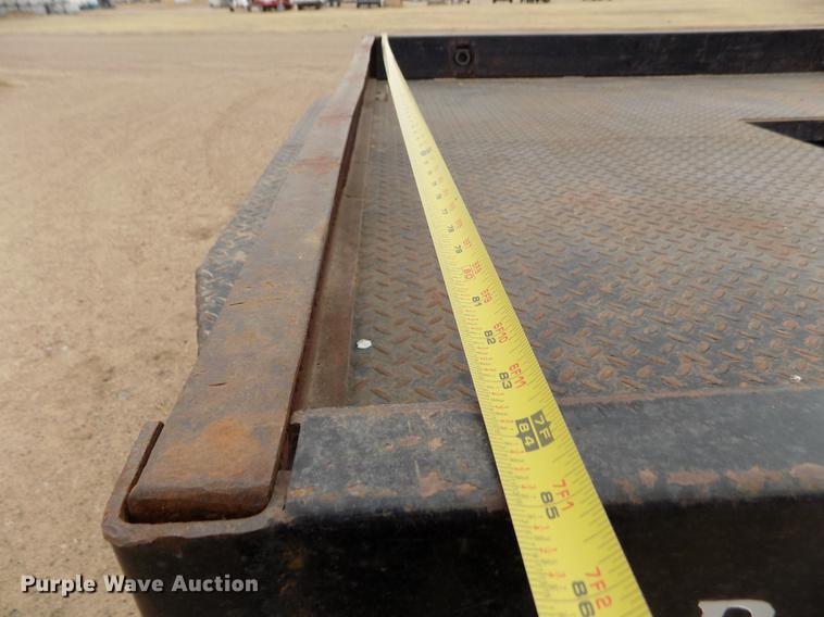 image for item FH9064 2005 Ford F350 Super Duty Crew Cab flatbed pickup truck