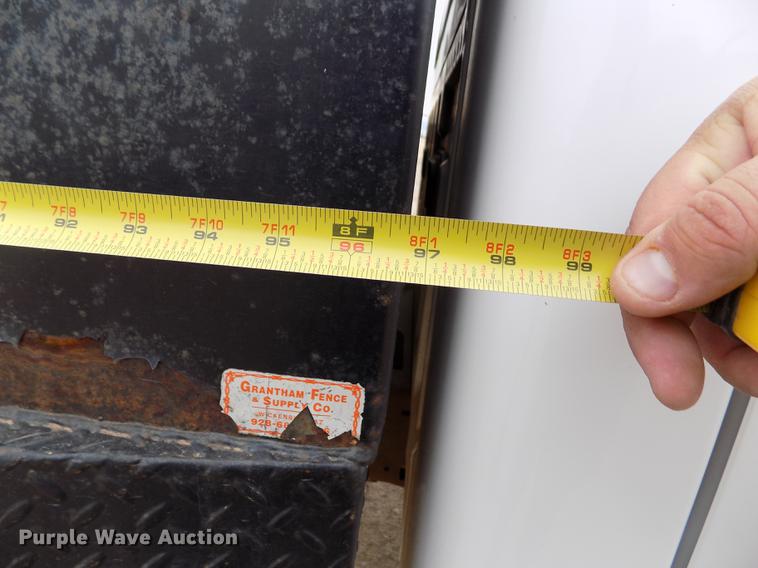 image for item FH9064 2005 Ford F350 Super Duty Crew Cab flatbed pickup truck