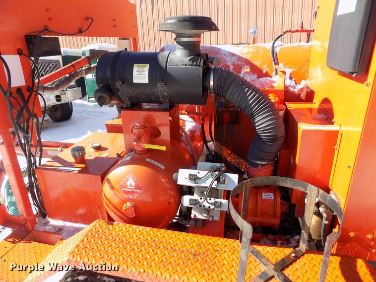 image for item FH9104 2005 Crafco Magnum spray injection patcher