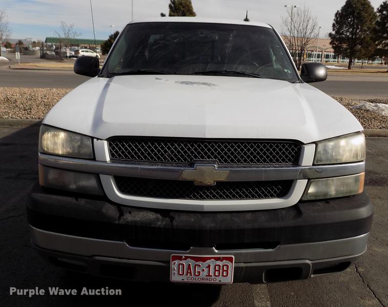 image for item FH9154 2004 Chevrolet Silverado 3500 LS Ext. Cab pickup truck