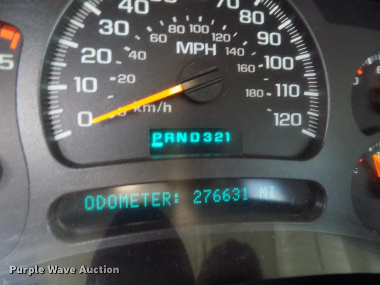 image for item FH9154 2004 Chevrolet Silverado 3500 LS Ext. Cab pickup truck