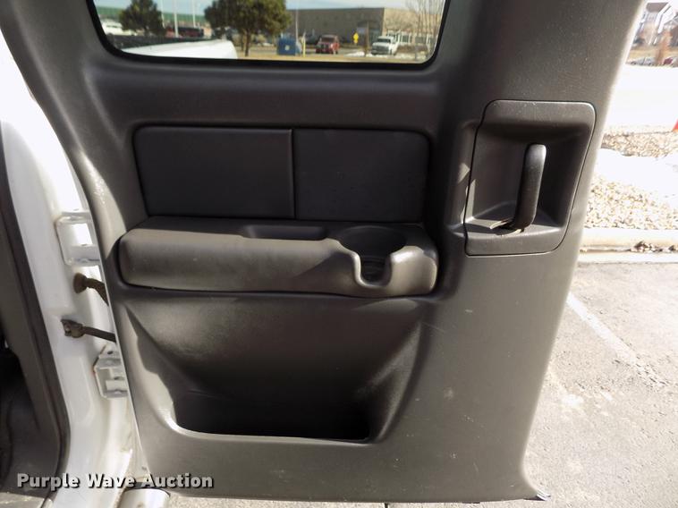 image for item FH9154 2004 Chevrolet Silverado 3500 LS Ext. Cab pickup truck