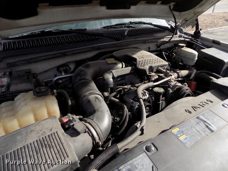 image for item FH9154 2004 Chevrolet Silverado 3500 LS Ext. Cab pickup truck