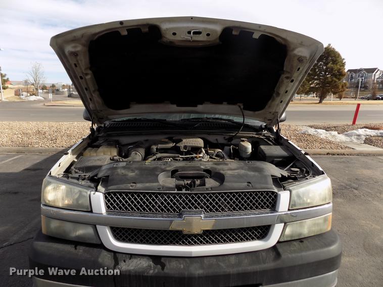 image for item FH9154 2004 Chevrolet Silverado 3500 LS Ext. Cab pickup truck