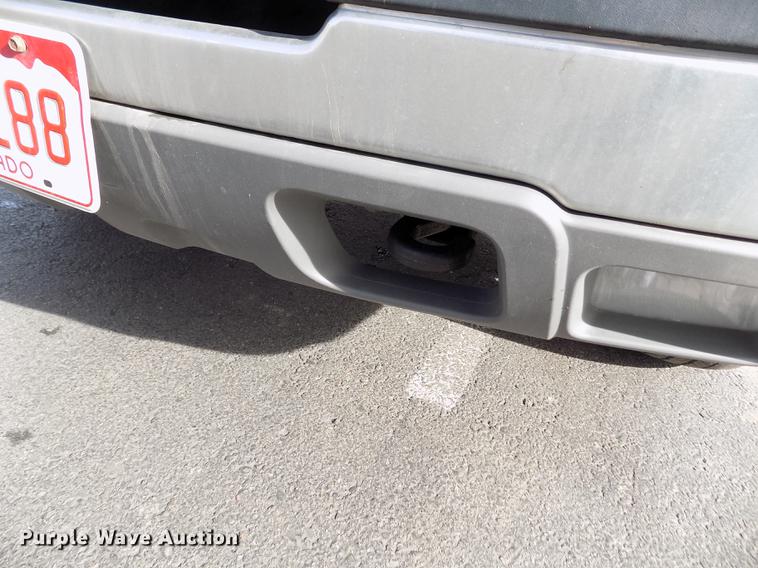 image for item FH9154 2004 Chevrolet Silverado 3500 LS Ext. Cab pickup truck