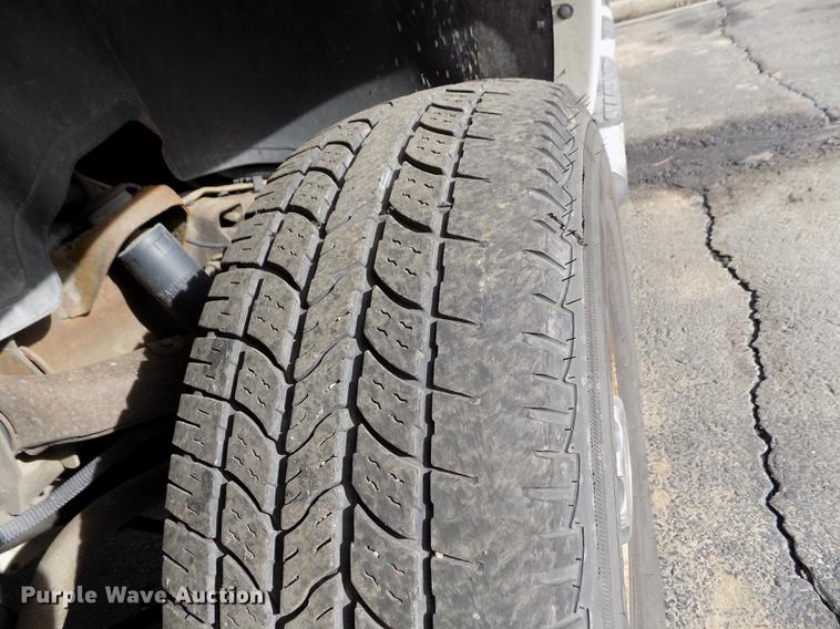 image for item FH9154 2004 Chevrolet Silverado 3500 LS Ext. Cab pickup truck