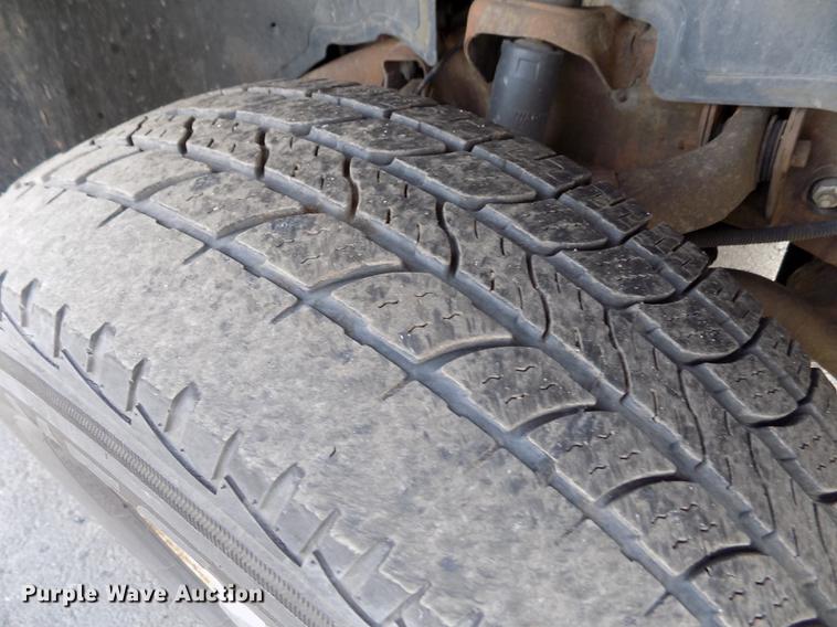 image for item FH9154 2004 Chevrolet Silverado 3500 LS Ext. Cab pickup truck