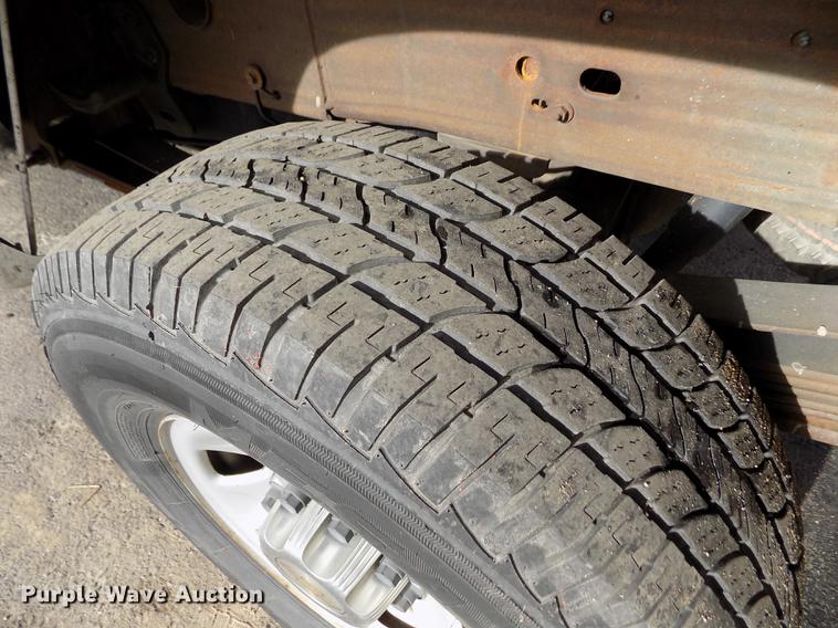 image for item FH9154 2004 Chevrolet Silverado 3500 LS Ext. Cab pickup truck