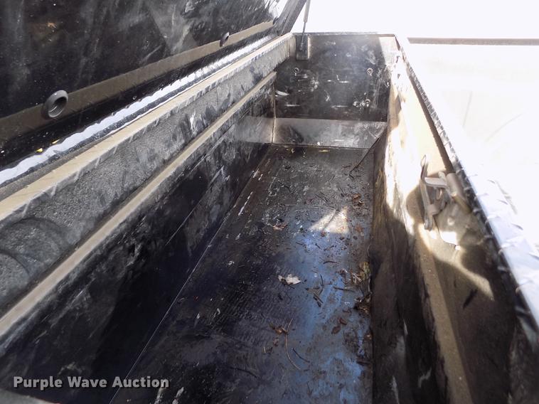 image for item FH9154 2004 Chevrolet Silverado 3500 LS Ext. Cab pickup truck