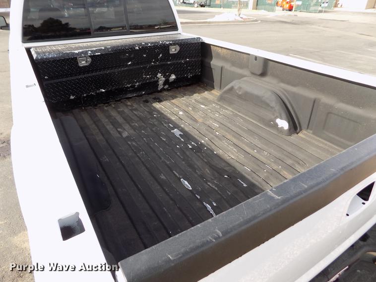 image for item FH9154 2004 Chevrolet Silverado 3500 LS Ext. Cab pickup truck