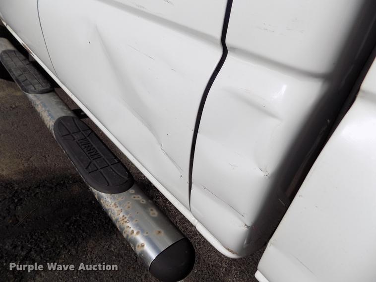 image for item FH9154 2004 Chevrolet Silverado 3500 LS Ext. Cab pickup truck