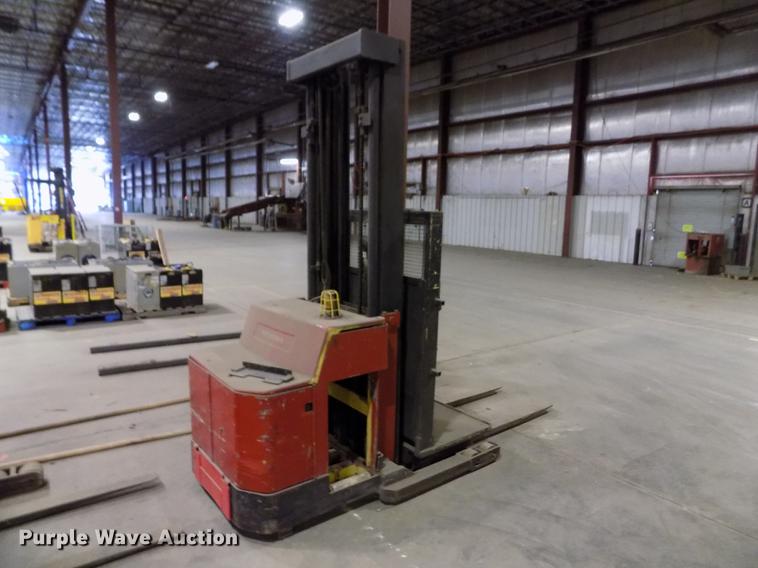 image for item FH9372 Raymond R30ES forklift