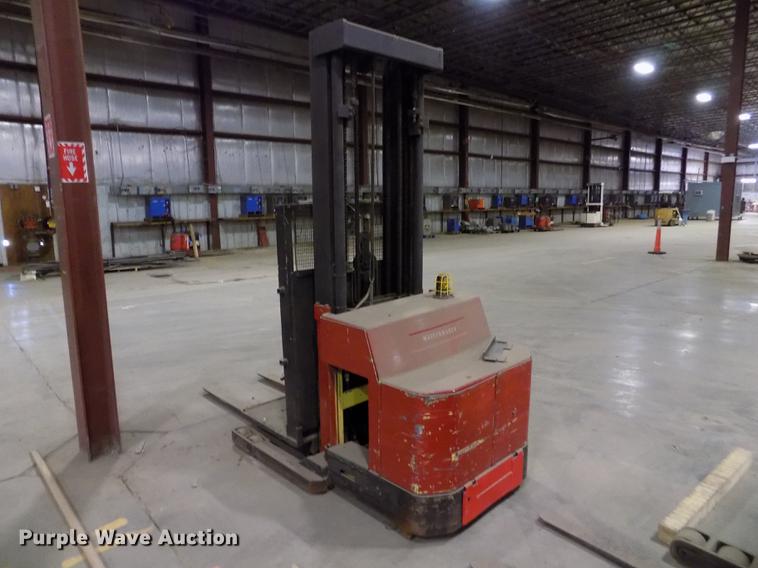 image for item FH9372 Raymond R30ES forklift