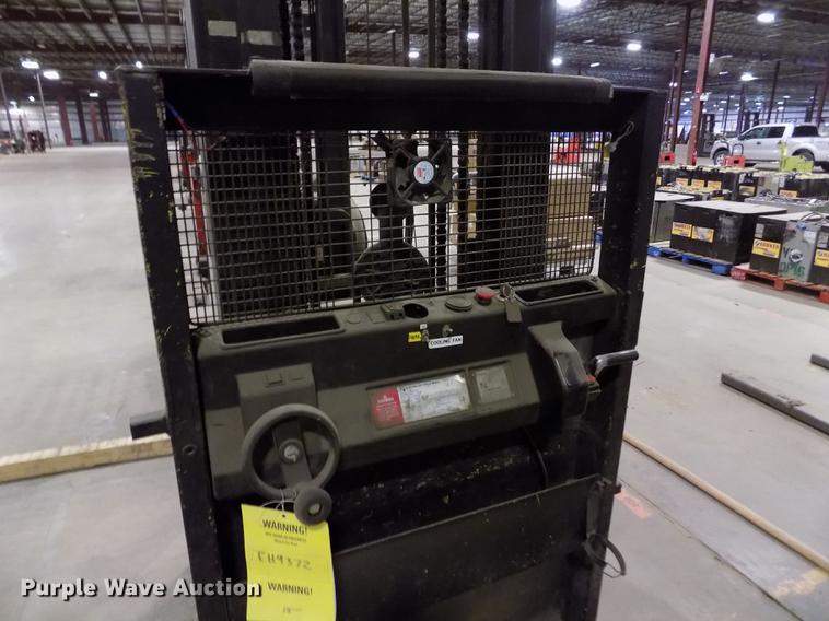 image for item FH9372 Raymond R30ES forklift