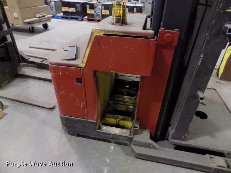 image for item FH9372 Raymond R30ES forklift