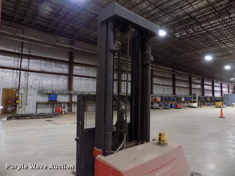 image for item FH9372 Raymond R30ES forklift