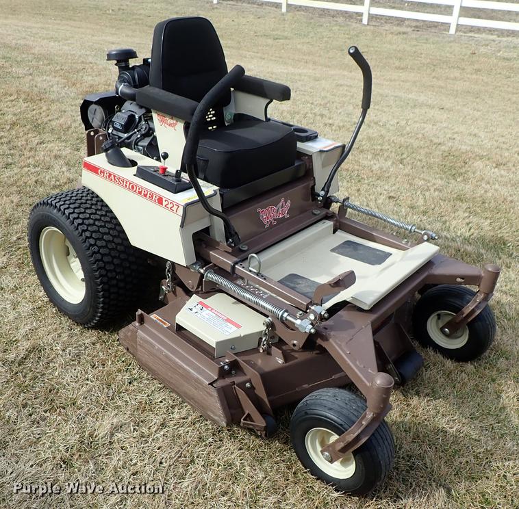 image for item FL9582 Grasshopper 227 ZTR lawn mower