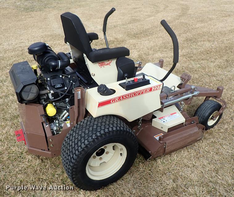 image for item FL9582 Grasshopper 227 ZTR lawn mower