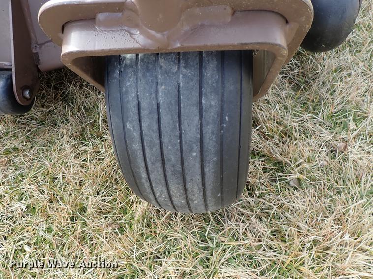 image for item FL9582 Grasshopper 227 ZTR lawn mower