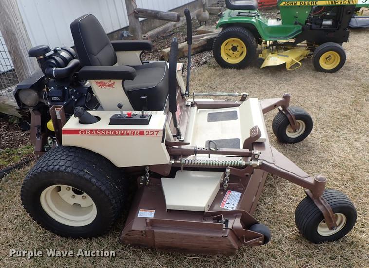 image for item FL9583 Grasshopper 227 ZTR lawn mower