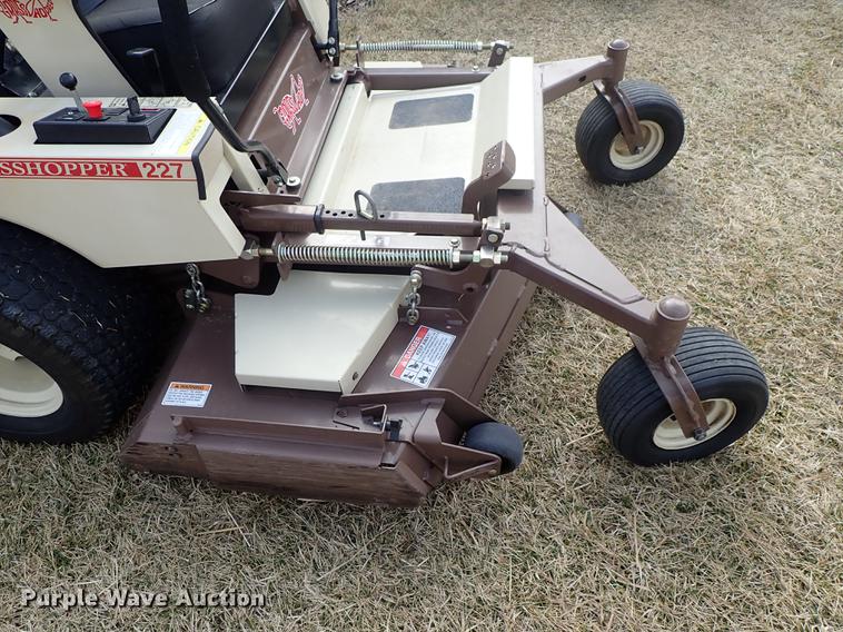 image for item FL9583 Grasshopper 227 ZTR lawn mower