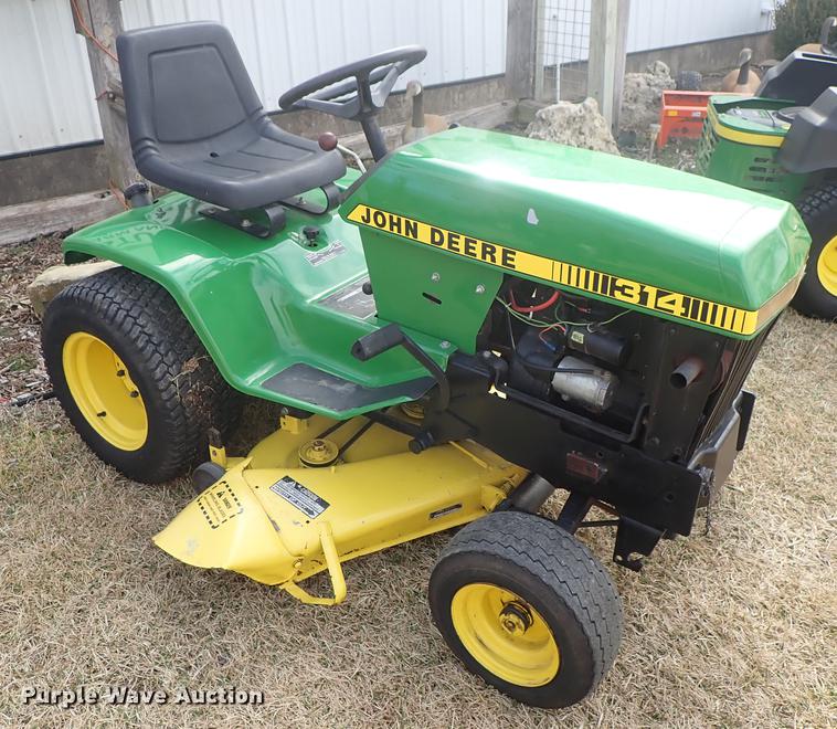 image for item FL9585 John Deere 314 lawn mower