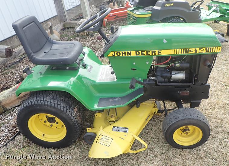 image for item FL9585 John Deere 314 lawn mower