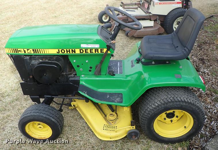 image for item FL9585 John Deere 314 lawn mower