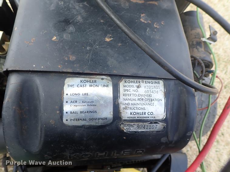 image for item FL9585 John Deere 314 lawn mower